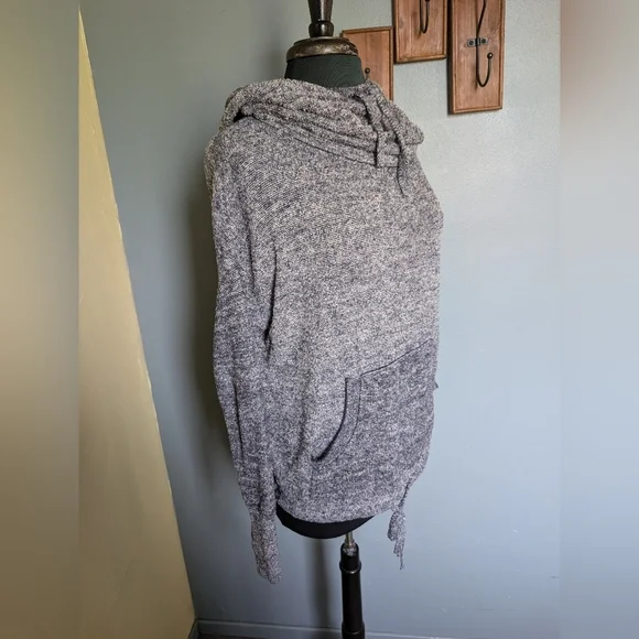 Barefoot Dreams Cozy Gray Hoodie Sweater - Picture 14 of 16